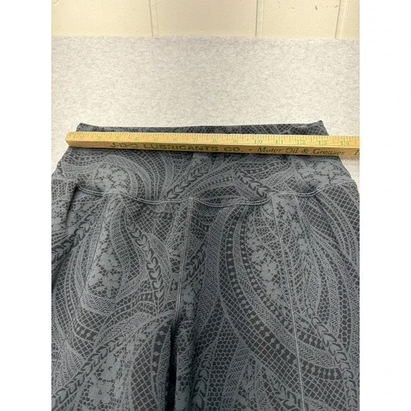 Athleta Salutation Textured Jogger Pants Womens M Petite Gray Paisley Stretch Yo - Picture 3 of 14